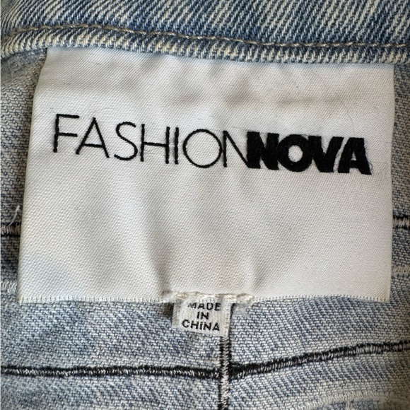 Fashion Nova Life Of Sin Faux Leather Patch Denim Jacket Light Wash Size XS - Picture 13 of 14